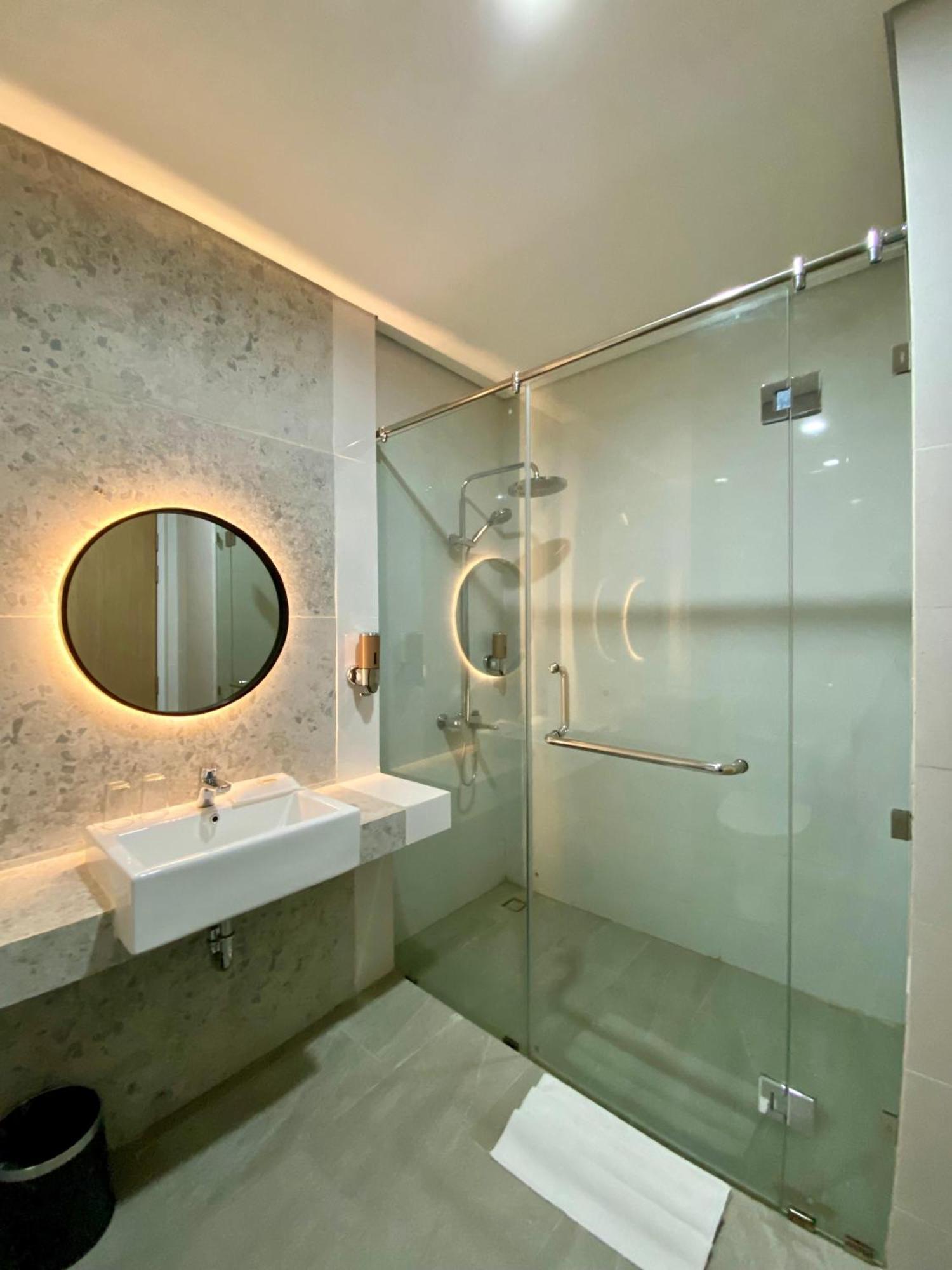 פאלמבאנג Opi Indah Hotel מראה חיצוני תמונה