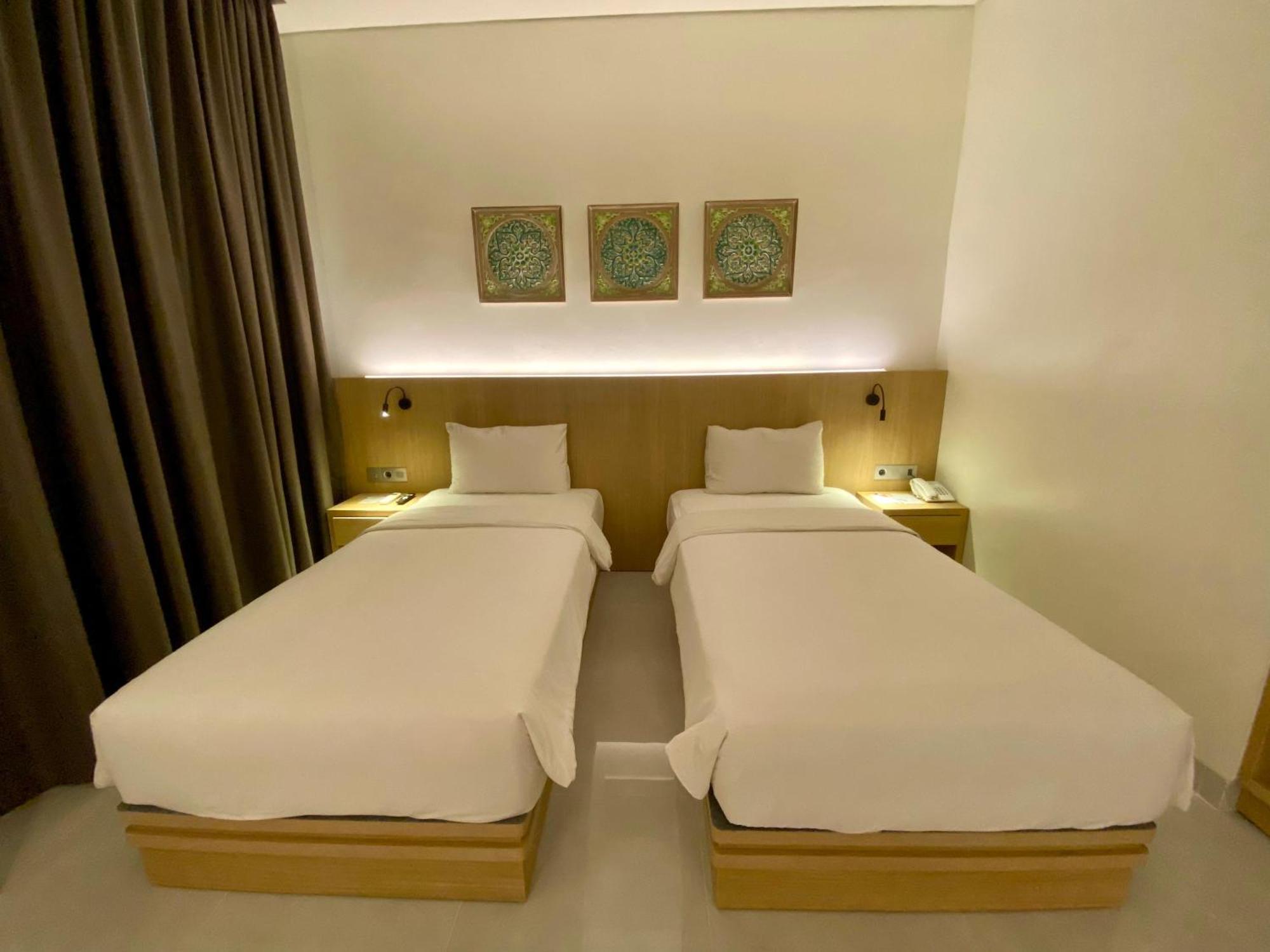 פאלמבאנג Opi Indah Hotel מראה חיצוני תמונה