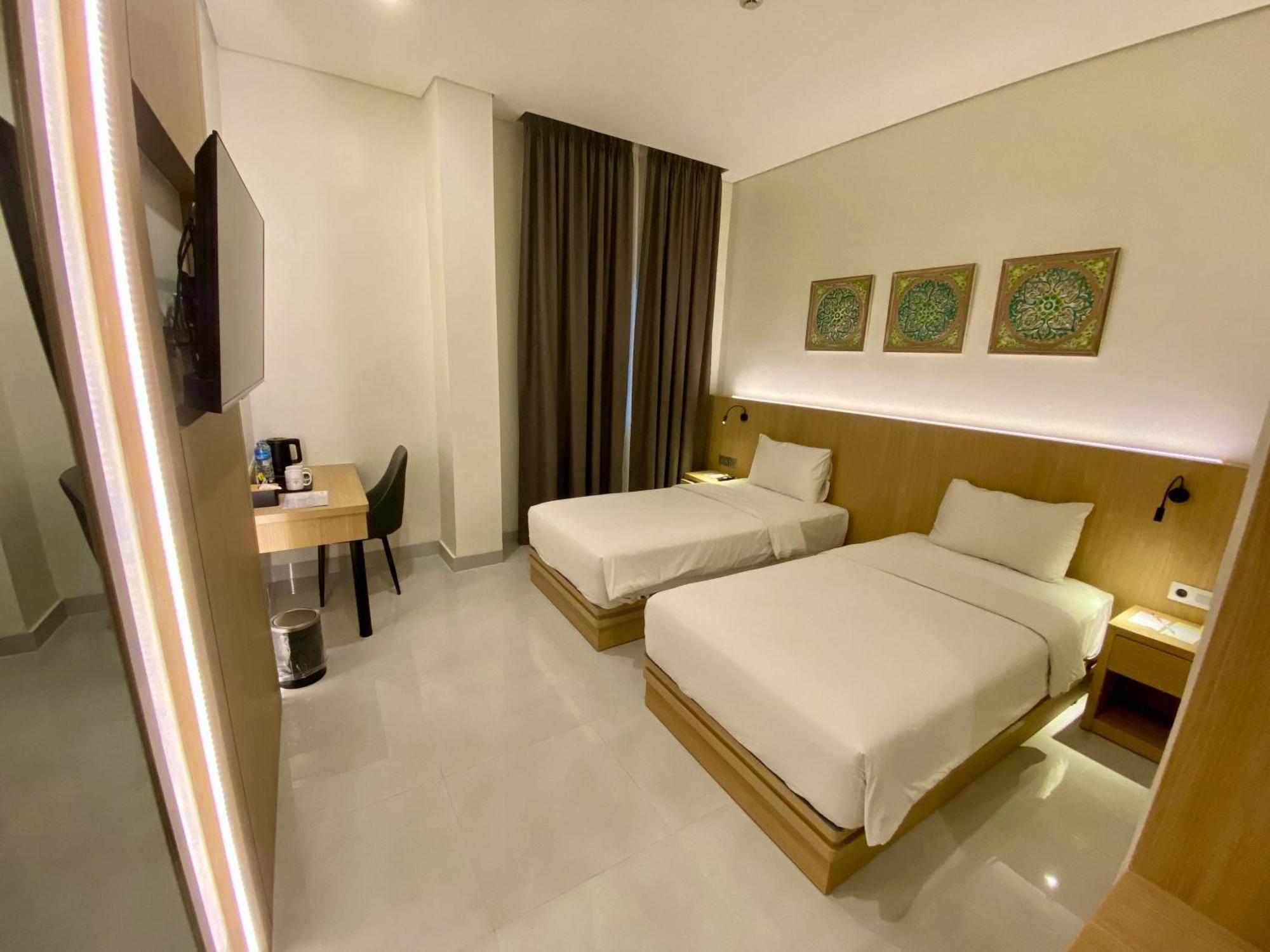 פאלמבאנג Opi Indah Hotel מראה חיצוני תמונה