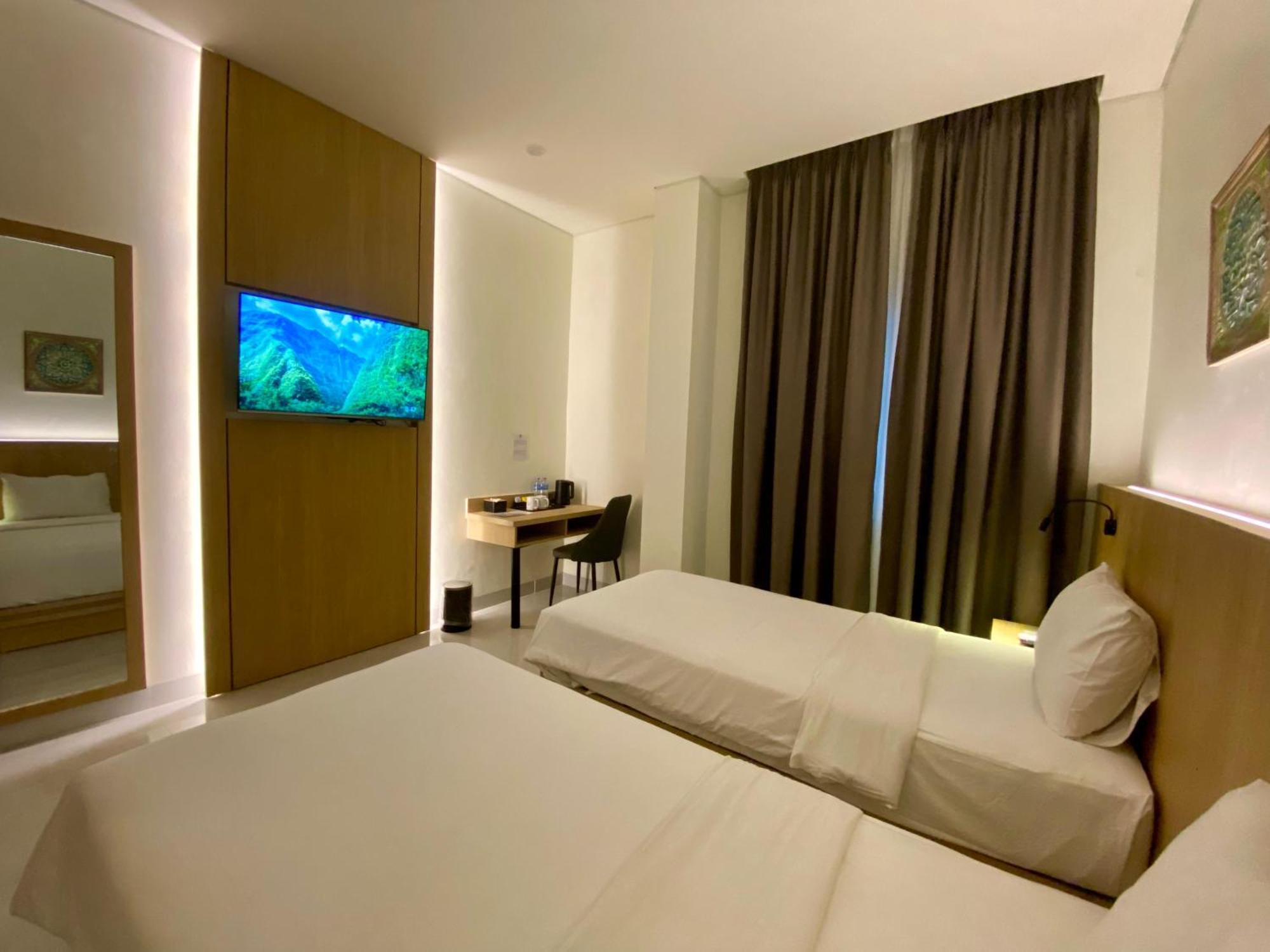 פאלמבאנג Opi Indah Hotel מראה חיצוני תמונה