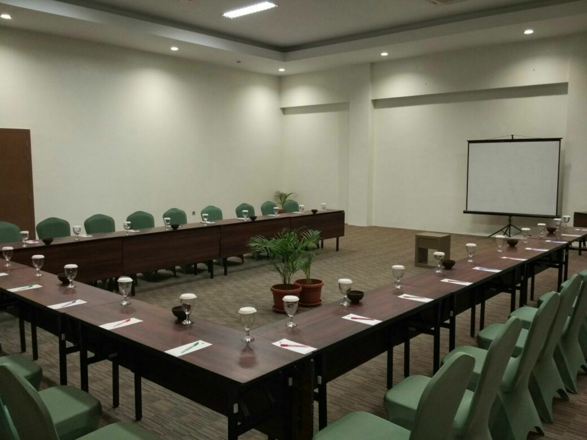 פאלמבאנג Opi Indah Hotel מראה חיצוני תמונה